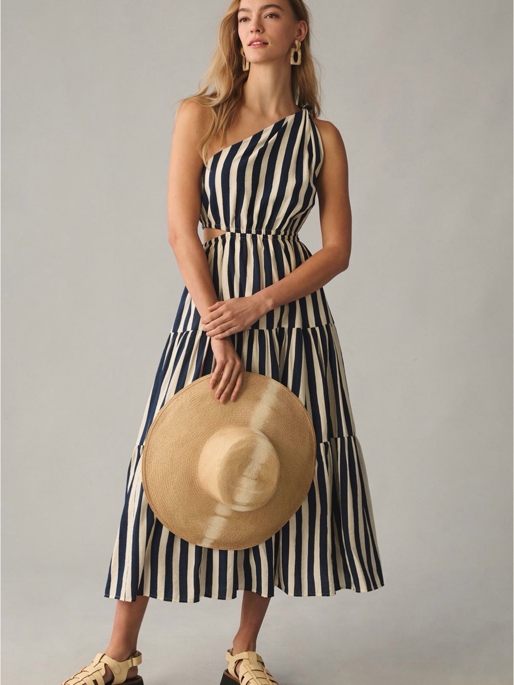 Nordstrom One-Shoulder Navy and Cream Striped Midi Dress sz XS. D002